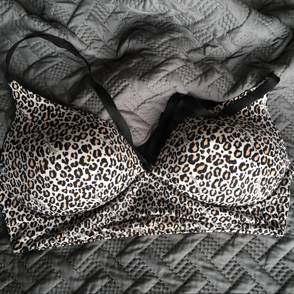 VS Leopard print tee shirt bra